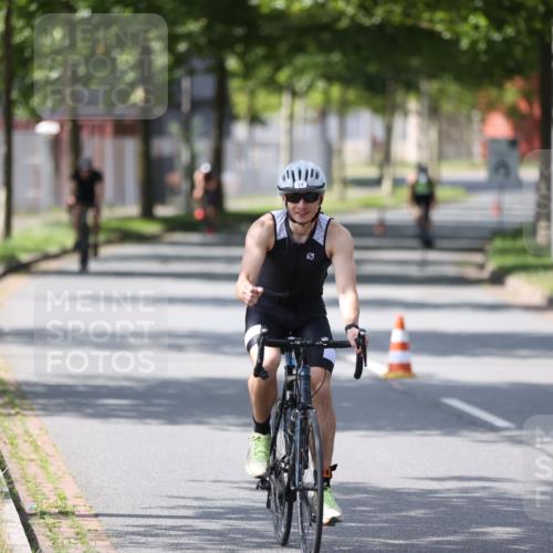10.08.2025 - GEWOBA Citytriathlon Bremen Yannick Fuchs http://msf.ph/oto/8550455 10.08.2025 14:13:34 Radfahren 14, 26, 44, 104, 112, 175 meine-sportfotos.de