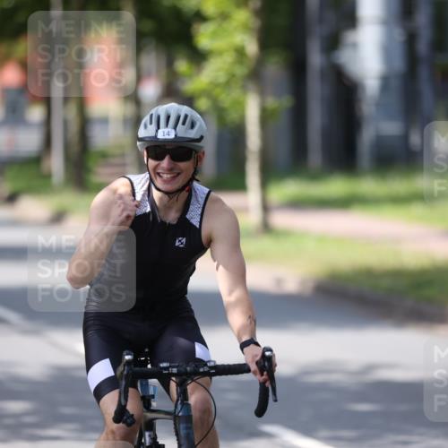 10.08.2025 - GEWOBA Citytriathlon Bremen Yannick Fuchs http://msf.ph/oto/8550464 10.08.2025 14:13:35 Radfahren 14, 26, 44, 112, 175 meine-sportfotos.de