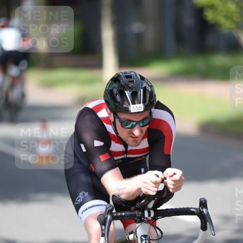 10.08.2025 - GEWOBA Citytriathlon Bremen Yannick Fuchs http://msf.ph/oto/8550474 10.08.2025 12:23:56 Radfahren 559, 614, 706, 721, 746, 815, 879 meine-sportfotos.de