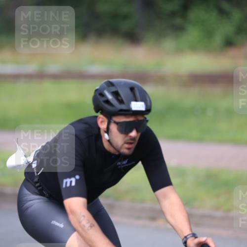 10.08.2025 - GEWOBA Citytriathlon Bremen Yannick Fuchs http://msf.ph/oto/8550478 10.08.2025 12:24:09 Radfahren 559, 614, 650, 706, 723, 815, 879, 944, 1028 meine-sportfotos.de