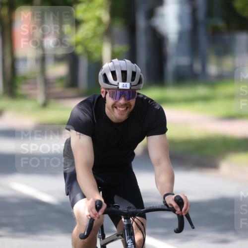 10.08.2025 - GEWOBA Citytriathlon Bremen Yannick Fuchs http://msf.ph/oto/8550487 10.08.2025 14:13:40 Radfahren 14, 26, 44, 112, 175 meine-sportfotos.de