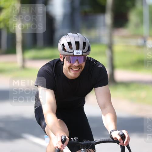 10.08.2025 - GEWOBA Citytriathlon Bremen Yannick Fuchs http://msf.ph/oto/8550489 10.08.2025 14:13:40 Radfahren 14, 26, 44, 112, 175 meine-sportfotos.de