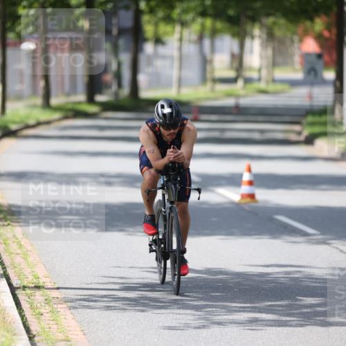 10.08.2025 - GEWOBA Citytriathlon Bremen Yannick Fuchs http://msf.ph/oto/8550492 10.08.2025 14:13:41 Radfahren 14, 44, 112 meine-sportfotos.de