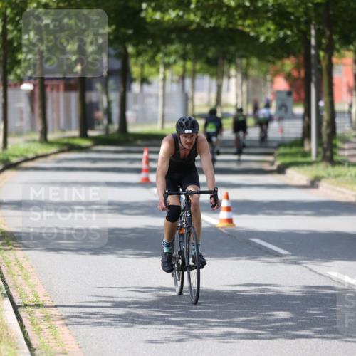 10.08.2025 - GEWOBA Citytriathlon Bremen Yannick Fuchs http://msf.ph/oto/8550511 10.08.2025 14:14:24 Radfahren 77, 93, 122 meine-sportfotos.de