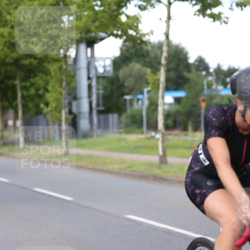 10.08.2025 - GEWOBA Citytriathlon Bremen Yannick Fuchs http://msf.ph/oto/8550522 10.08.2025 12:24:33 Radfahren 557, 597, 613, 623, 660, 672, 705, 724, 779, 809, 883, 925, 964, 1006, 1036 meine-sportfotos.de