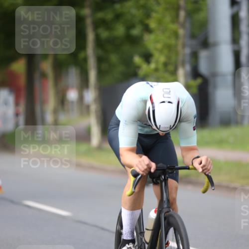 10.08.2025 - GEWOBA Citytriathlon Bremen Yannick Fuchs http://msf.ph/oto/8550530 10.08.2025 12:24:35 Radfahren 557, 597, 613, 623, 660, 672, 698, 705, 724, 779, 809, 883, 925, 964, 1006, 1036 meine-sportfotos.de