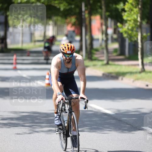 10.08.2025 - GEWOBA Citytriathlon Bremen Yannick Fuchs http://msf.ph/oto/8550535 10.08.2025 14:14:35 Radfahren 68, 77, 93, 105, 113, 122, 143 meine-sportfotos.de