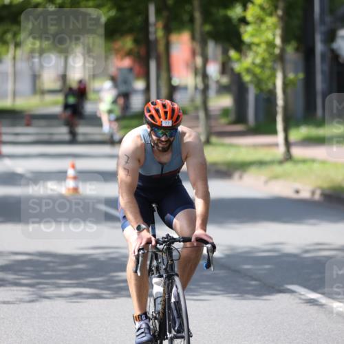 10.08.2025 - GEWOBA Citytriathlon Bremen Yannick Fuchs http://msf.ph/oto/8550537 10.08.2025 14:14:35 Radfahren 68, 77, 93, 105, 113, 122, 143 meine-sportfotos.de