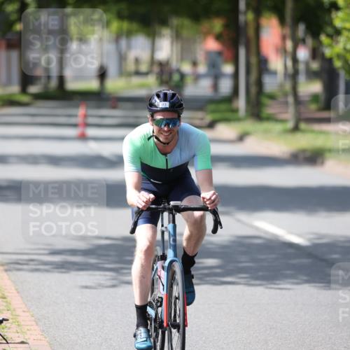 10.08.2025 - GEWOBA Citytriathlon Bremen Yannick Fuchs http://msf.ph/oto/8550548 10.08.2025 14:14:38 Radfahren 68, 77, 93, 96, 105, 113, 143 meine-sportfotos.de