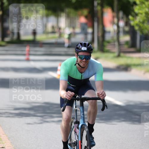 10.08.2025 - GEWOBA Citytriathlon Bremen Yannick Fuchs http://msf.ph/oto/8550550 10.08.2025 14:14:38 Radfahren 68, 77, 93, 96, 105, 113, 143 meine-sportfotos.de