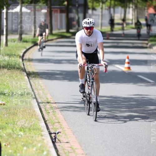 10.08.2025 - GEWOBA Citytriathlon Bremen Yannick Fuchs http://msf.ph/oto/8550558 10.08.2025 14:14:39 Radfahren 68, 77, 93, 96, 105, 113, 143 meine-sportfotos.de