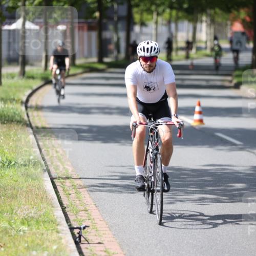 10.08.2025 - GEWOBA Citytriathlon Bremen Yannick Fuchs http://msf.ph/oto/8550560 10.08.2025 14:14:40 Radfahren 68, 77, 93, 96, 105, 113, 143 meine-sportfotos.de