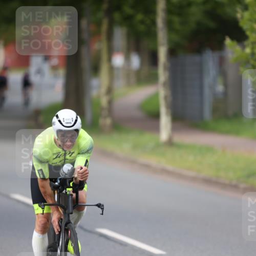 10.08.2025 - GEWOBA Citytriathlon Bremen Yannick Fuchs http://msf.ph/oto/8550571 10.08.2025 12:24:50 Radfahren 597, 672, 698, 737, 814, 880, 890, 896, 954, 955, 1006 meine-sportfotos.de
