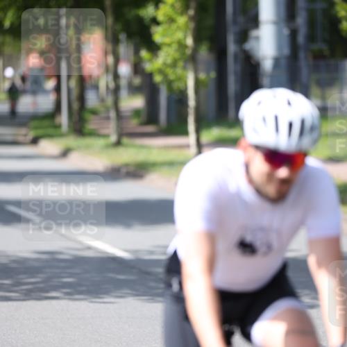 10.08.2025 - GEWOBA Citytriathlon Bremen Yannick Fuchs http://msf.ph/oto/8550573 10.08.2025 14:14:41 Radfahren 68, 77, 93, 96, 105, 113, 143 meine-sportfotos.de