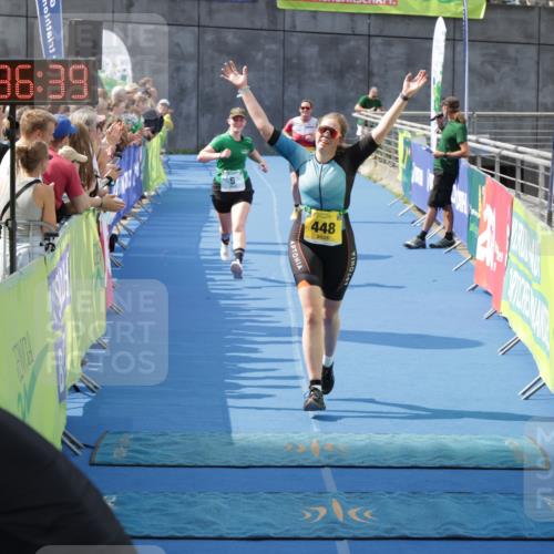 10.08.2025 - GEWOBA Citytriathlon Bremen H.Heesch http://msf.ph/oto/8550581 10.08.2025 11:40:21 Ziel 5, 448, 472 meine-sportfotos.de