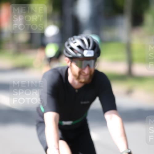 10.08.2025 - GEWOBA Citytriathlon Bremen Yannick Fuchs http://msf.ph/oto/8550590 10.08.2025 14:14:43 Radfahren 37, 68, 77, 93, 96, 105, 113, 143 meine-sportfotos.de