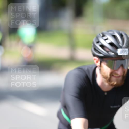 10.08.2025 - GEWOBA Citytriathlon Bremen Yannick Fuchs http://msf.ph/oto/8550593 10.08.2025 14:14:43 Radfahren 37, 68, 77, 93, 96, 105, 113, 143 meine-sportfotos.de
