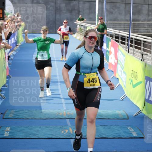 10.08.2025 - GEWOBA Citytriathlon Bremen H.Heesch http://msf.ph/oto/8550601 10.08.2025 11:40:23 Ziel 5, 448, 472, 502 meine-sportfotos.de