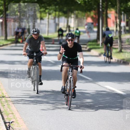 10.08.2025 - GEWOBA Citytriathlon Bremen Yannick Fuchs http://msf.ph/oto/8550620 10.08.2025 14:14:49 Radfahren 37, 68, 82, 93, 96, 105, 113, 143, 226 meine-sportfotos.de
