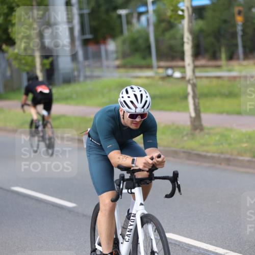 10.08.2025 - GEWOBA Citytriathlon Bremen Yannick Fuchs http://msf.ph/oto/8550625 10.08.2025 12:25:16 Radfahren 595, 619, 908, 958, 965, 1024 meine-sportfotos.de