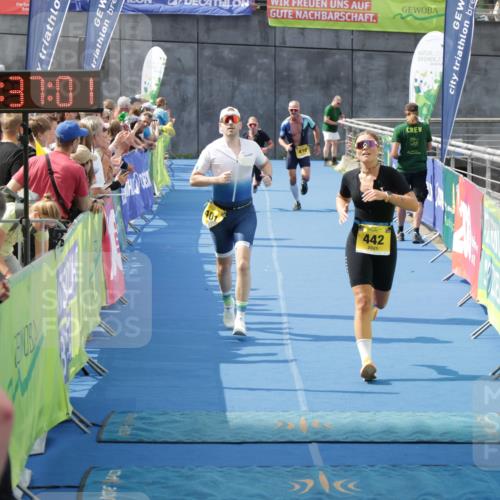 10.08.2025 - GEWOBA Citytriathlon Bremen H.Heesch http://msf.ph/oto/8550627 10.08.2025 11:40:43 Ziel 401, 417, 442, 498 meine-sportfotos.de