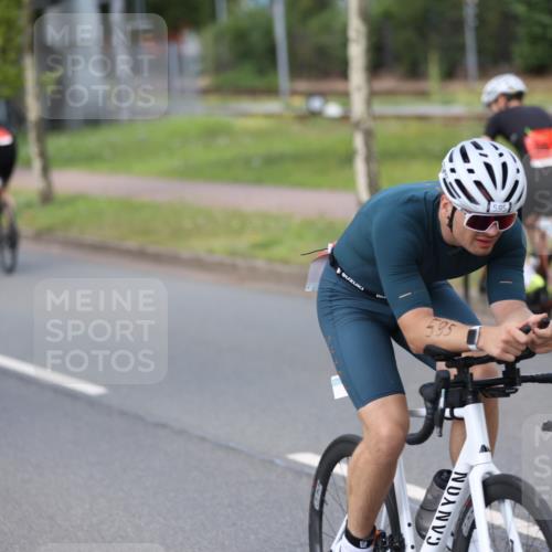 10.08.2025 - GEWOBA Citytriathlon Bremen Yannick Fuchs http://msf.ph/oto/8550629 10.08.2025 12:25:16 Radfahren 595, 619, 908, 958, 965, 1024 meine-sportfotos.de