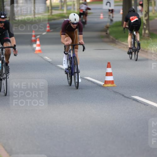 10.08.2025 - GEWOBA Citytriathlon Bremen Yannick Fuchs http://msf.ph/oto/8550634 10.08.2025 12:25:18 Radfahren 595, 619, 908, 958, 965, 1024 meine-sportfotos.de