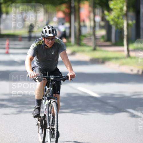 10.08.2025 - GEWOBA Citytriathlon Bremen Yannick Fuchs http://msf.ph/oto/8550637 10.08.2025 14:14:50 Radfahren 37, 68, 82, 96, 105, 113, 143, 226 meine-sportfotos.de