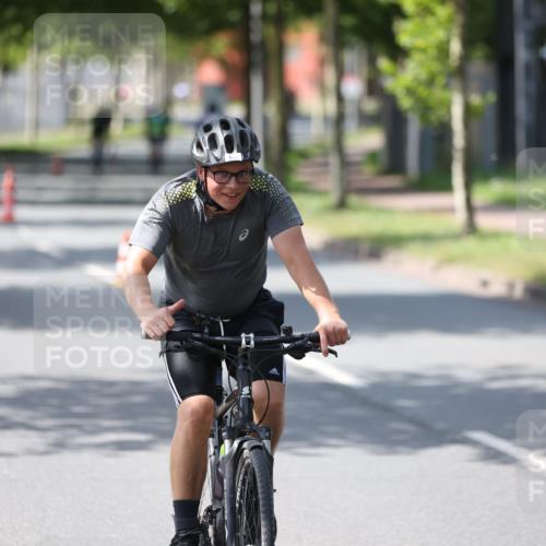 10.08.2025 - GEWOBA Citytriathlon Bremen Yannick Fuchs http://msf.ph/oto/8550639 10.08.2025 14:14:50 Radfahren 37, 68, 82, 96, 105, 113, 143, 226 meine-sportfotos.de