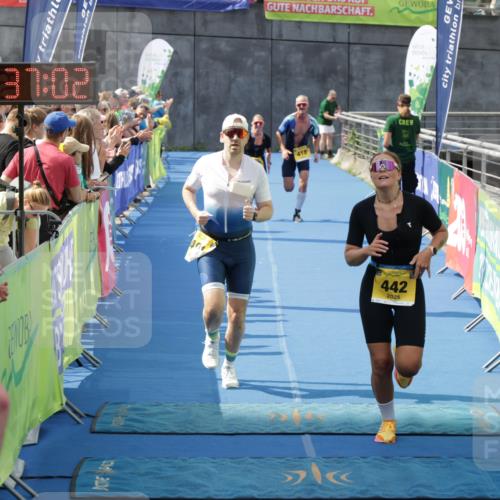 10.08.2025 - GEWOBA Citytriathlon Bremen H.Heesch http://msf.ph/oto/8550640 10.08.2025 11:40:44 Ziel 401, 417, 442, 498 meine-sportfotos.de