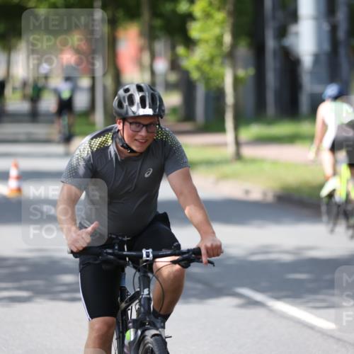 10.08.2025 - GEWOBA Citytriathlon Bremen Yannick Fuchs http://msf.ph/oto/8550642 10.08.2025 14:14:50 Radfahren 37, 68, 82, 96, 105, 113, 143, 226 meine-sportfotos.de