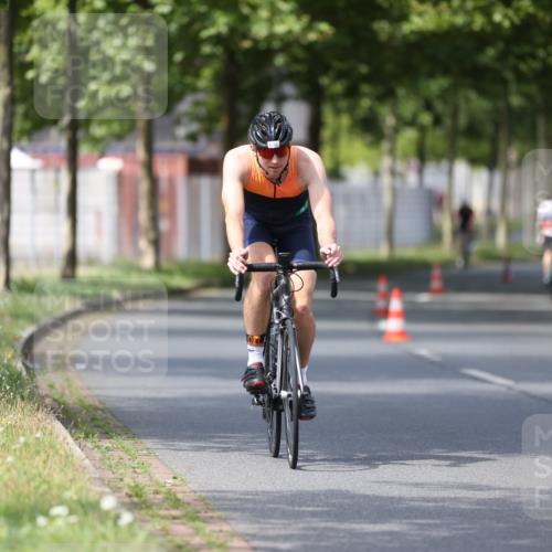 10.08.2025 - GEWOBA Citytriathlon Bremen Yannick Fuchs http://msf.ph/oto/8550643 10.08.2025 12:25:32 Radfahren 619, 646, 684, 850, 908, 968, 1024 meine-sportfotos.de