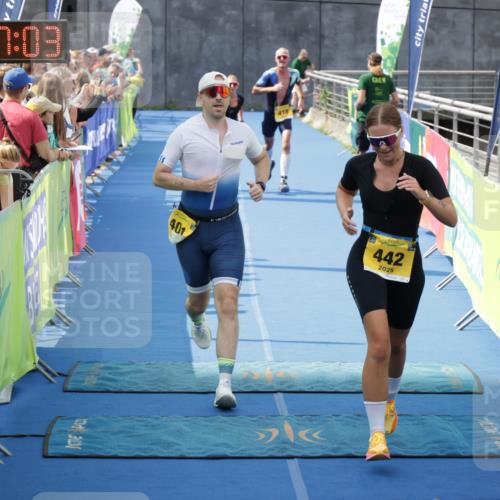 10.08.2025 - GEWOBA Citytriathlon Bremen H.Heesch http://msf.ph/oto/8550645 10.08.2025 11:40:45 Ziel 401, 417, 442, 498 meine-sportfotos.de