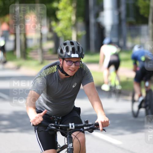 10.08.2025 - GEWOBA Citytriathlon Bremen Yannick Fuchs http://msf.ph/oto/8550646 10.08.2025 14:14:50 Radfahren 37, 68, 82, 96, 105, 113, 143, 226 meine-sportfotos.de