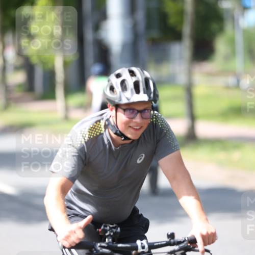 10.08.2025 - GEWOBA Citytriathlon Bremen Yannick Fuchs http://msf.ph/oto/8550647 10.08.2025 14:14:50 Radfahren 37, 68, 82, 96, 105, 113, 143, 226 meine-sportfotos.de