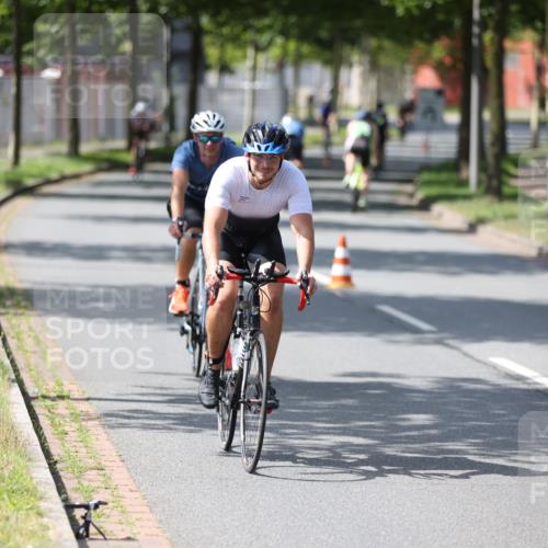10.08.2025 - GEWOBA Citytriathlon Bremen Yannick Fuchs http://msf.ph/oto/8550652 10.08.2025 14:14:54 Radfahren 37, 68, 82, 96, 105, 113, 133, 151, 226 meine-sportfotos.de