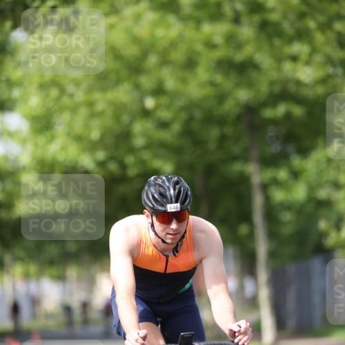 10.08.2025 - GEWOBA Citytriathlon Bremen Yannick Fuchs http://msf.ph/oto/8550653 10.08.2025 12:25:33 Radfahren 619, 646, 684, 850, 968, 1024 meine-sportfotos.de