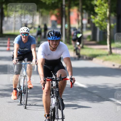 10.08.2025 - GEWOBA Citytriathlon Bremen Yannick Fuchs http://msf.ph/oto/8550658 10.08.2025 14:14:55 Radfahren 37, 68, 82, 96, 105, 113, 133, 146, 151, 226 meine-sportfotos.de
