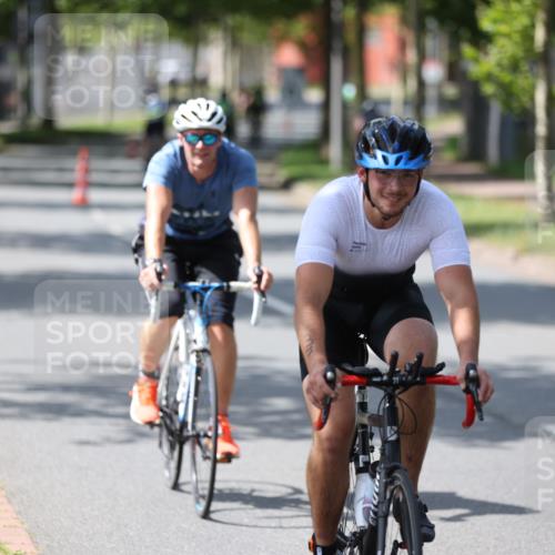 10.08.2025 - GEWOBA Citytriathlon Bremen Yannick Fuchs http://msf.ph/oto/8550660 10.08.2025 14:14:55 Radfahren 37, 68, 82, 96, 105, 113, 133, 146, 151, 226 meine-sportfotos.de