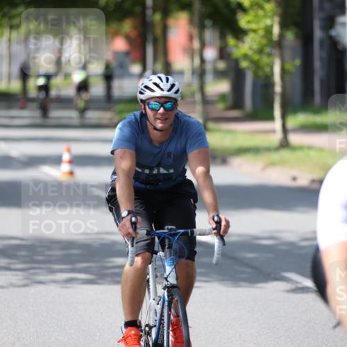 10.08.2025 - GEWOBA Citytriathlon Bremen Yannick Fuchs http://msf.ph/oto/8550663 10.08.2025 14:14:55 Radfahren 37, 68, 82, 96, 105, 113, 133, 146, 151, 226 meine-sportfotos.de