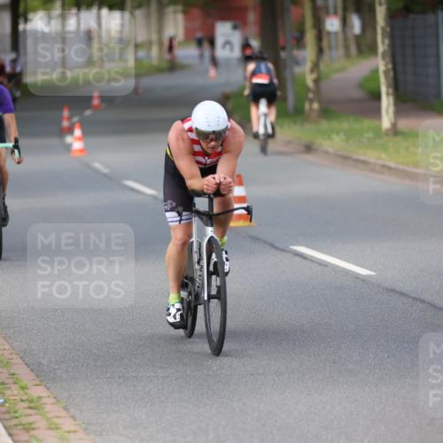 10.08.2025 - GEWOBA Citytriathlon Bremen Yannick Fuchs http://msf.ph/oto/8550665 10.08.2025 12:25:53 Radfahren 677, 684, 693, 730, 755, 830, 849, 850, 865, 871, 968, 1014 meine-sportfotos.de