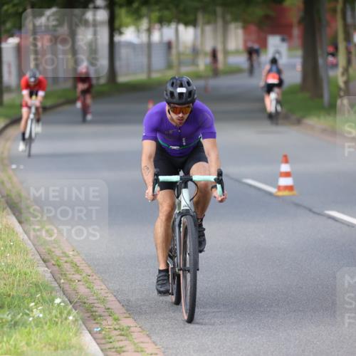 10.08.2025 - GEWOBA Citytriathlon Bremen Yannick Fuchs http://msf.ph/oto/8550672 10.08.2025 12:25:54 Radfahren 611, 677, 684, 693, 730, 755, 830, 849, 850, 865, 871, 1014 meine-sportfotos.de