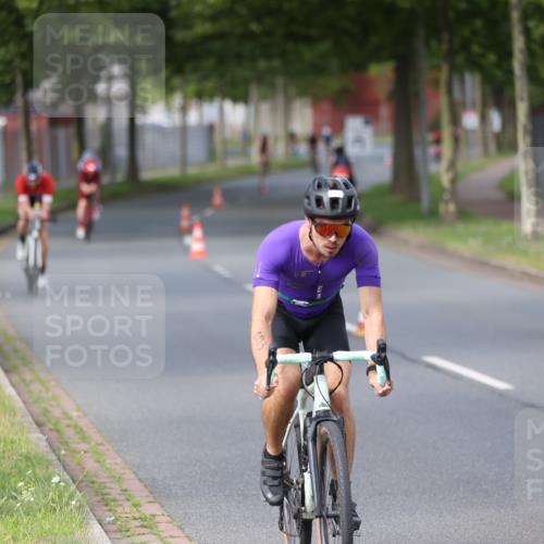 10.08.2025 - GEWOBA Citytriathlon Bremen Yannick Fuchs http://msf.ph/oto/8550675 10.08.2025 12:25:54 Radfahren 611, 677, 684, 693, 730, 755, 830, 849, 850, 865, 871, 1014 meine-sportfotos.de
