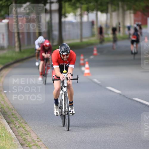 10.08.2025 - GEWOBA Citytriathlon Bremen Yannick Fuchs http://msf.ph/oto/8550679 10.08.2025 12:25:55 Radfahren 611, 677, 684, 693, 730, 755, 830, 842, 849, 850, 865, 871, 1014 meine-sportfotos.de