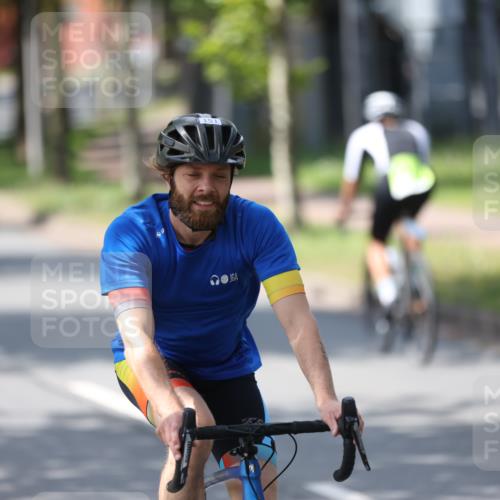 10.08.2025 - GEWOBA Citytriathlon Bremen Yannick Fuchs http://msf.ph/oto/8550683 10.08.2025 14:15:04 Radfahren 15, 37, 76, 82, 108, 133, 146, 151, 226 meine-sportfotos.de