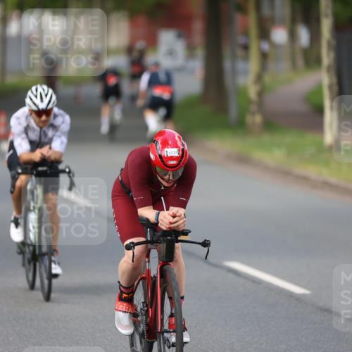 10.08.2025 - GEWOBA Citytriathlon Bremen Yannick Fuchs http://msf.ph/oto/8550687 10.08.2025 12:25:58 Radfahren 611, 661, 677, 693, 730, 755, 830, 842, 849, 865, 871, 911, 1014 meine-sportfotos.de
