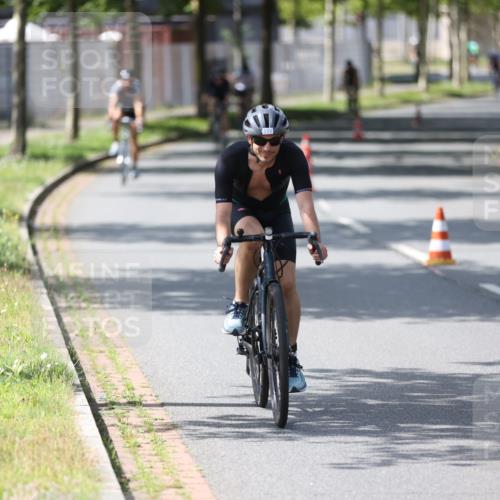 10.08.2025 - GEWOBA Citytriathlon Bremen Yannick Fuchs http://msf.ph/oto/8550689 10.08.2025 14:15:07 Radfahren 15, 37, 76, 82, 88, 108, 133, 146, 151, 226 meine-sportfotos.de