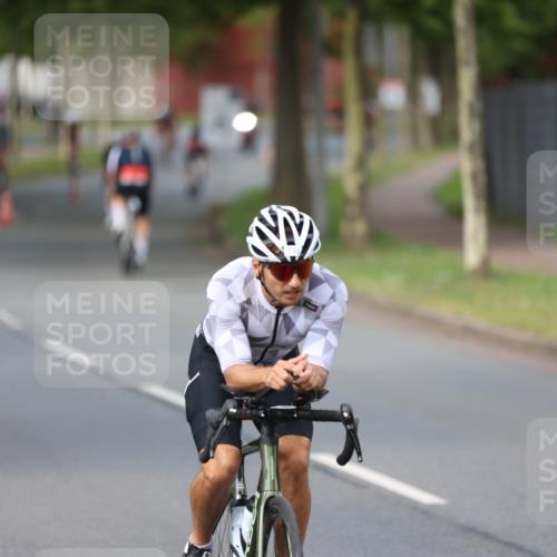 10.08.2025 - GEWOBA Citytriathlon Bremen Yannick Fuchs http://msf.ph/oto/8550690 10.08.2025 12:25:58 Radfahren 611, 661, 677, 693, 730, 755, 830, 842, 849, 865, 871, 911, 1014 meine-sportfotos.de
