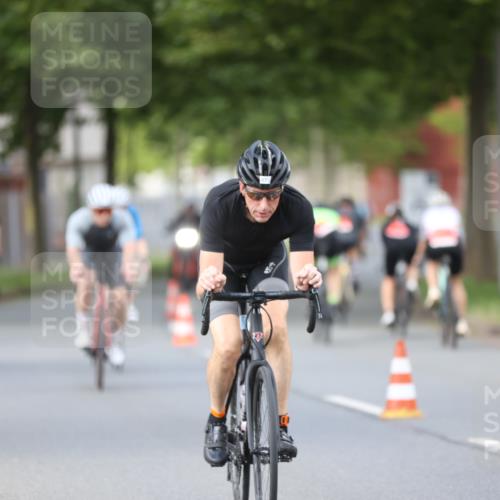 10.08.2025 - GEWOBA Citytriathlon Bremen Yannick Fuchs http://msf.ph/oto/8550693 10.08.2025 12:26:04 Radfahren 608, 611, 661, 693, 730, 755, 786, 830, 842, 849, 865, 871, 911, 1014 meine-sportfotos.de