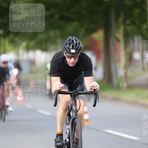 10.08.2025 - GEWOBA Citytriathlon Bremen Yannick Fuchs http://msf.ph/oto/8550697 10.08.2025 12:26:04 Radfahren 608, 611, 661, 693, 730, 755, 786, 830, 842, 849, 865, 871, 911, 1014 meine-sportfotos.de